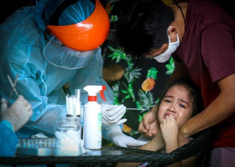 Gop mau xet nghiem Covid-19 duoc tien hanh nhu the nao? hinh anh
