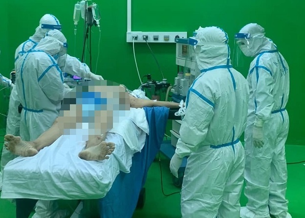 Benh nhan 888 xuat huyet tieu hoa nang hinh anh