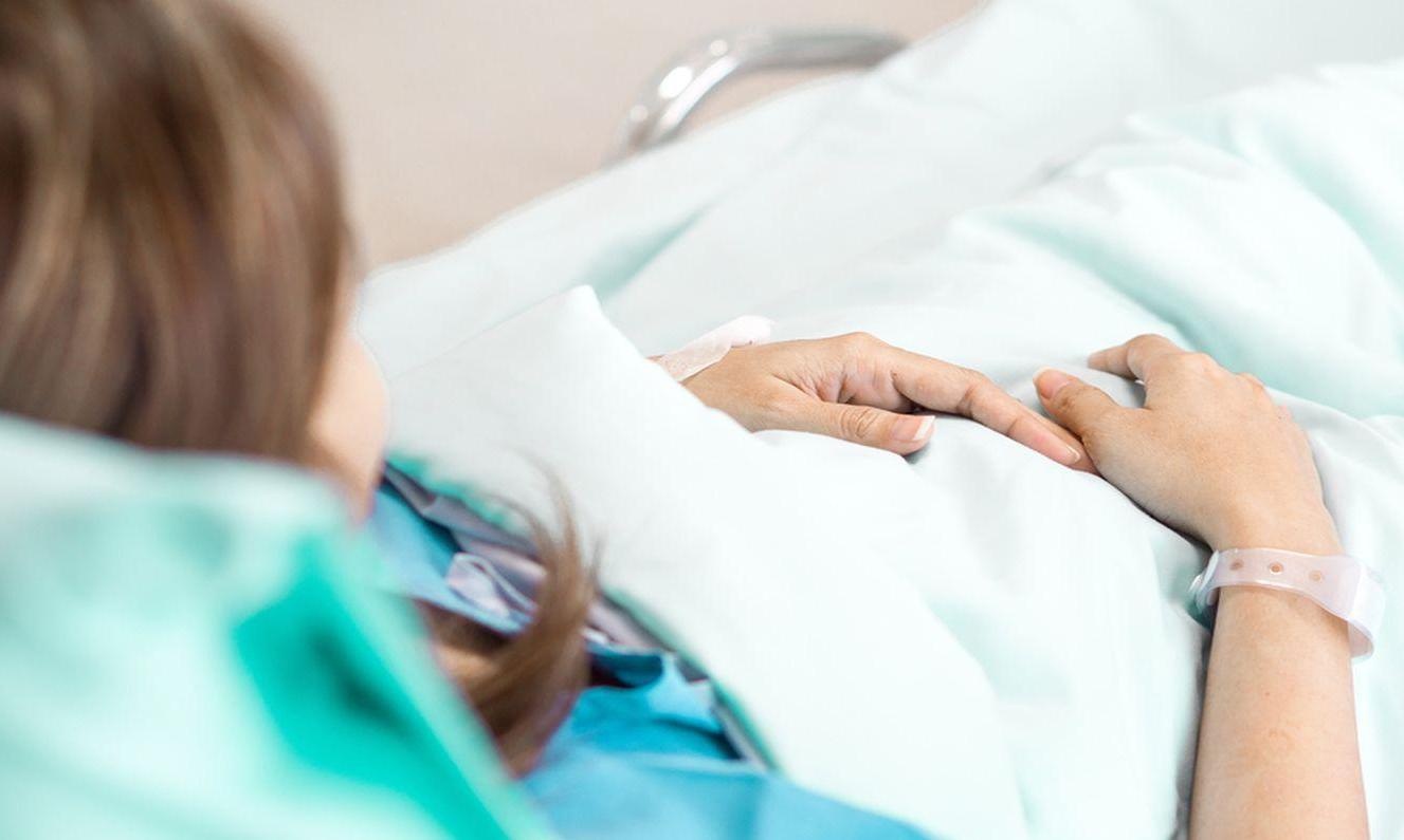 Benh nhan bi liet sau khi an pate Minh Chay hinh anh