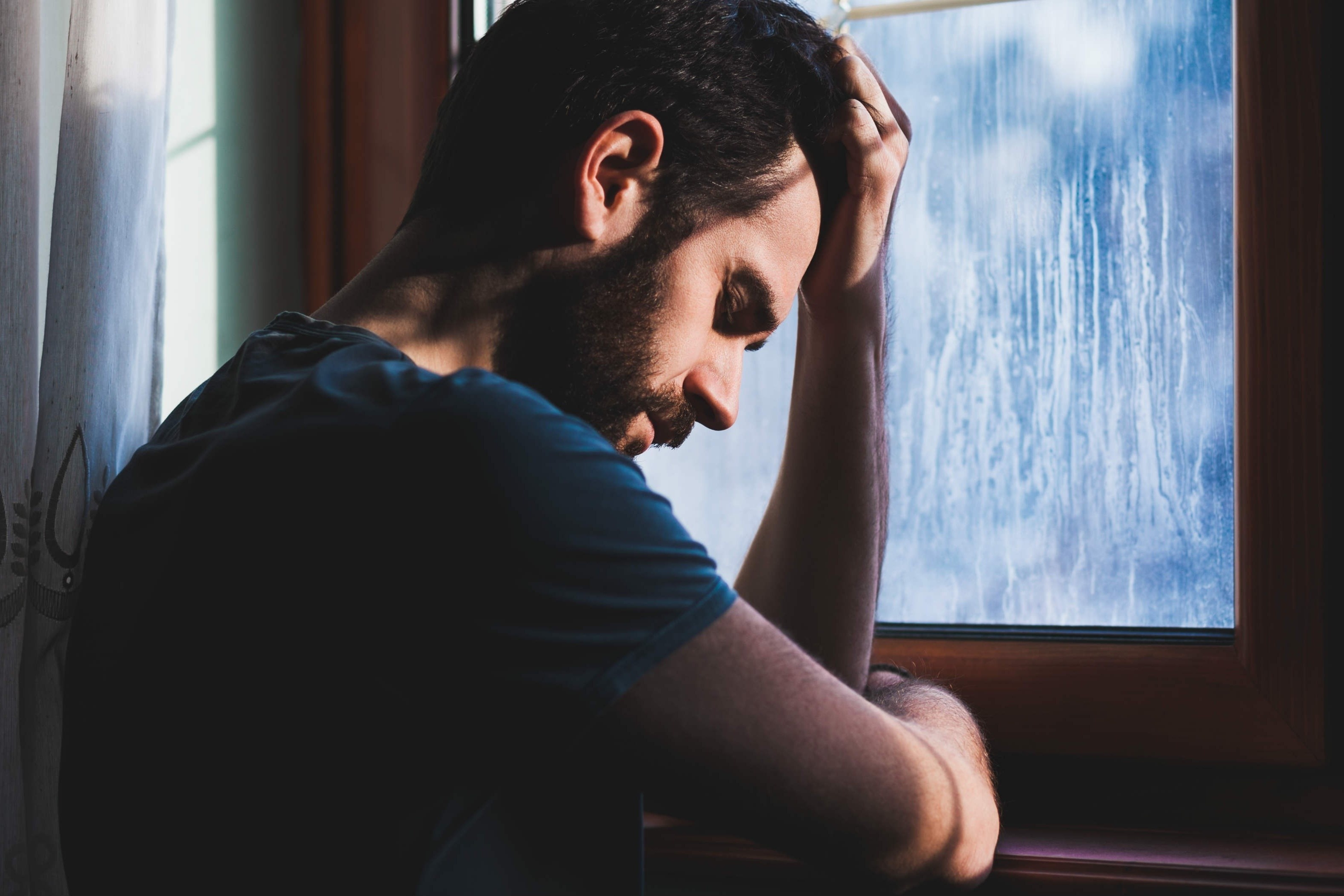 Cach phat hien nguoi co y dinh tu tu hinh anh