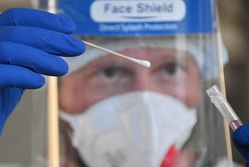 Vaccine Covid-19 thu 3 cua Nga duoc thu nghiem tren nguoi hinh anh