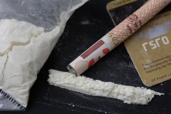 Be gai nguoi Anh tu vong vi an nham ma tuy cua cha hinh anh