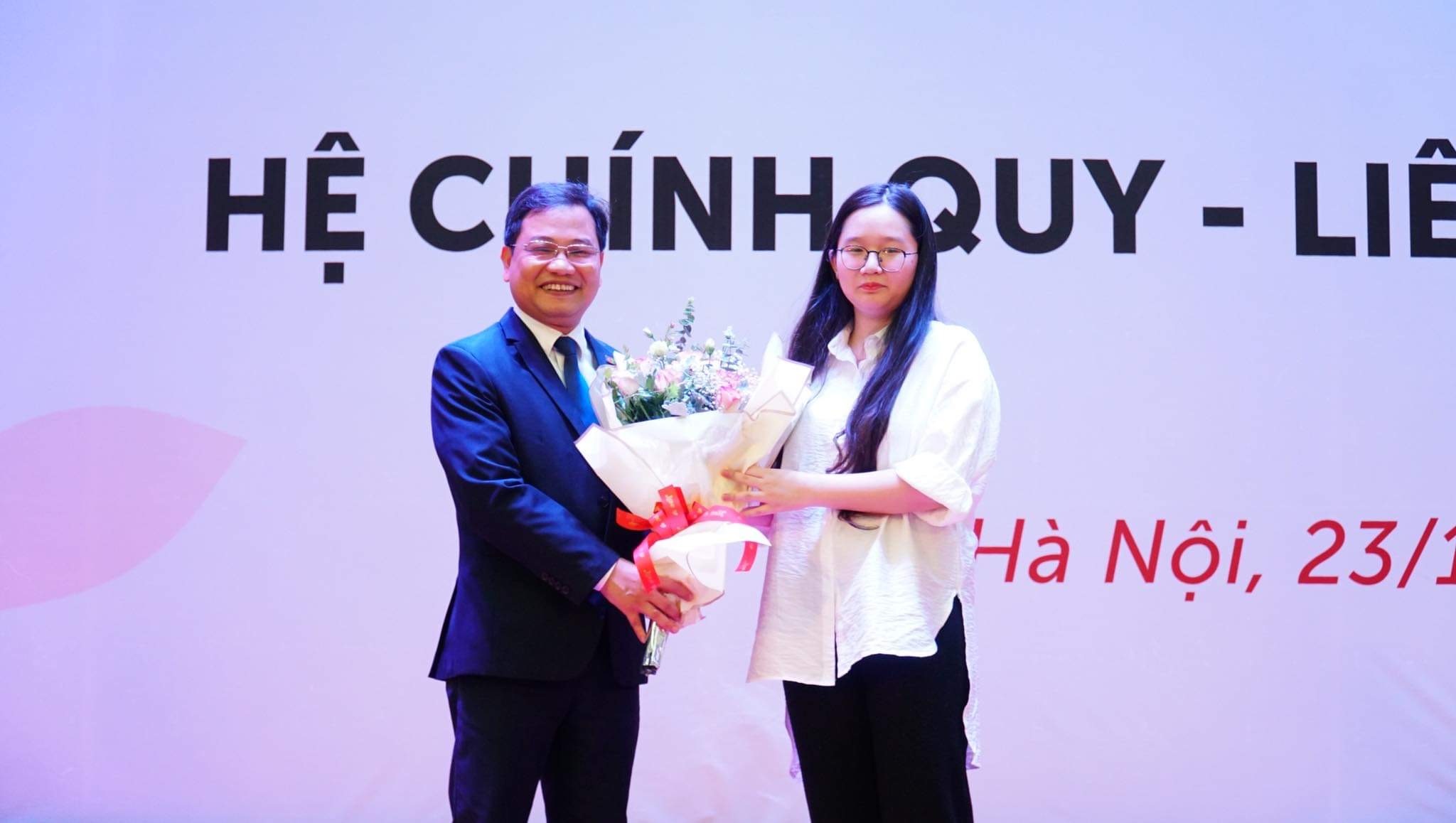 nu thu khoa co diem tuyet doi anh 4