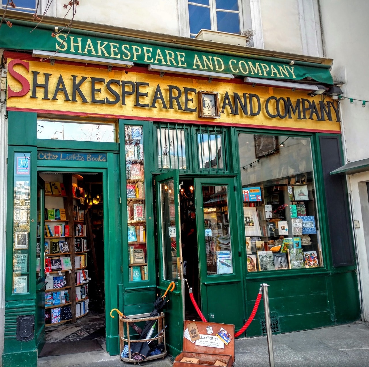 Shakespeare and Company anh 1