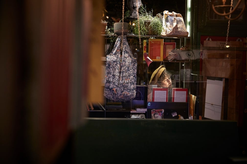 hieu sach ton tai hon mot the ky tai Phap anh 9