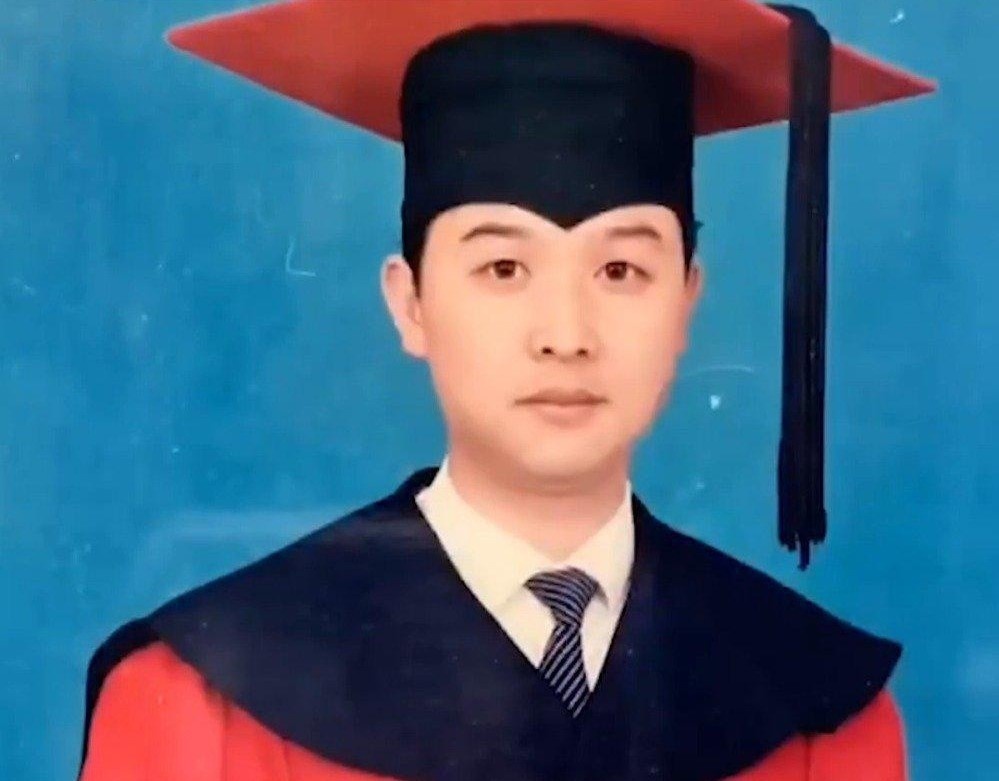 Gia dinh tai Trung Quoc co 12 nguoi tot nghiep thac, tien si hinh anh