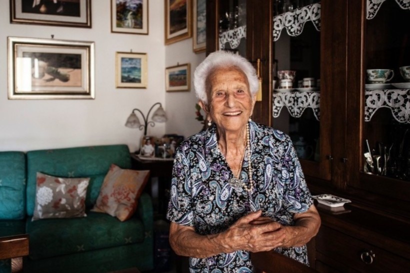 Bi quyet song tram tuoi cua cu dan lang truong tho o Italy hinh anh