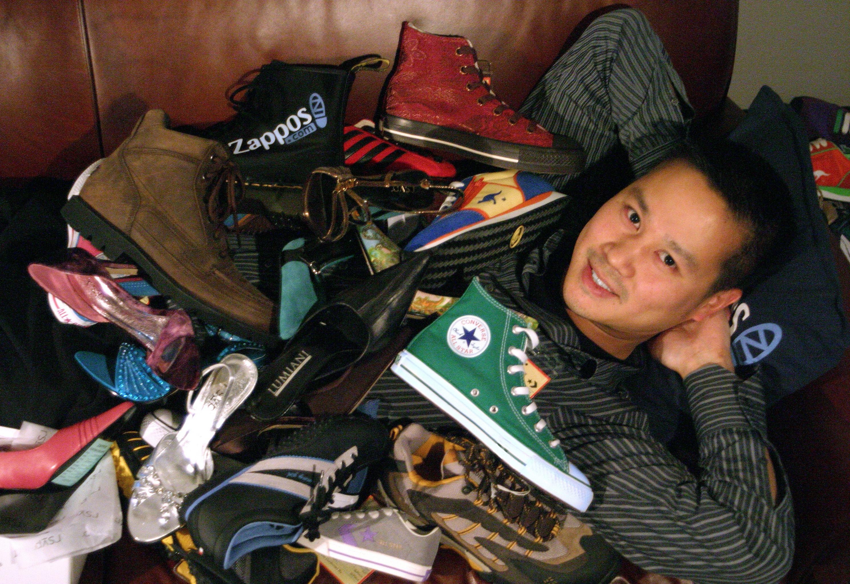 6 bai hoc xuong mau tu 'ty phu ban giay' Tony Hsieh hinh anh