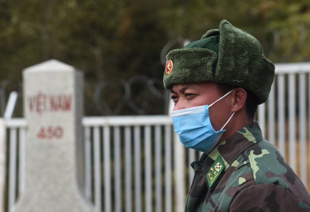 4 viec can lam de khong lay nhiem Covid-19 trong ky nghi hinh anh