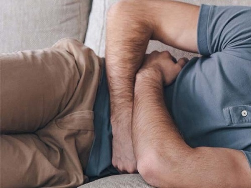 Benh ung thu khien nguoi mac co nuoc tieu mau nau hinh anh