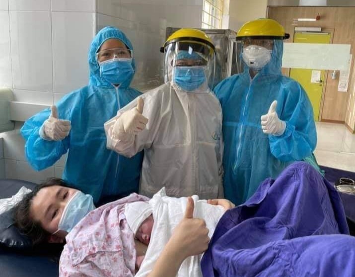 Bé gái chào đời trong khu cách ly ảnh 1 Be gai chao doi trong khu cach ly anh 1