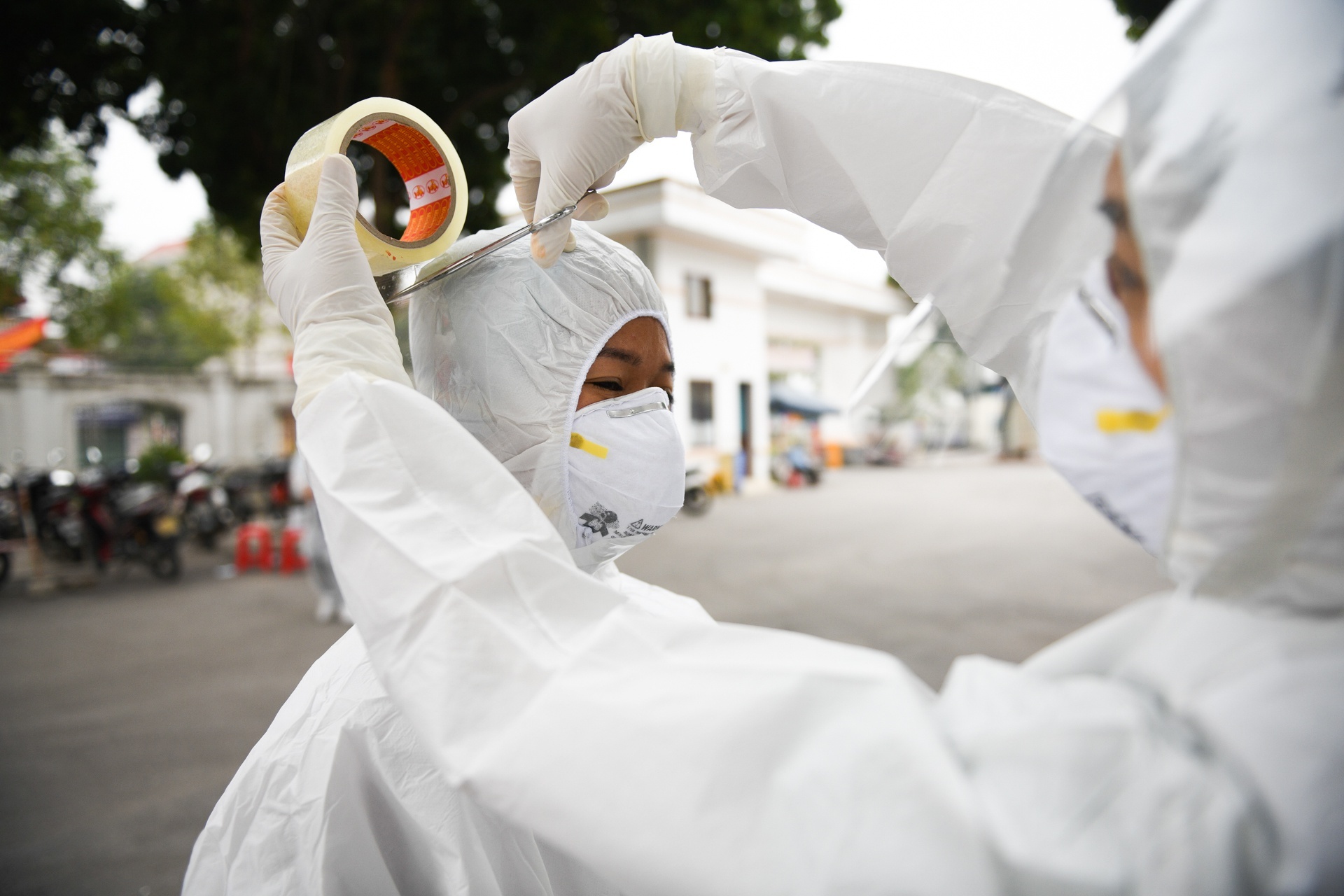 33 ca mac Covid-19 tai Hai Duong va Ha Noi hinh anh