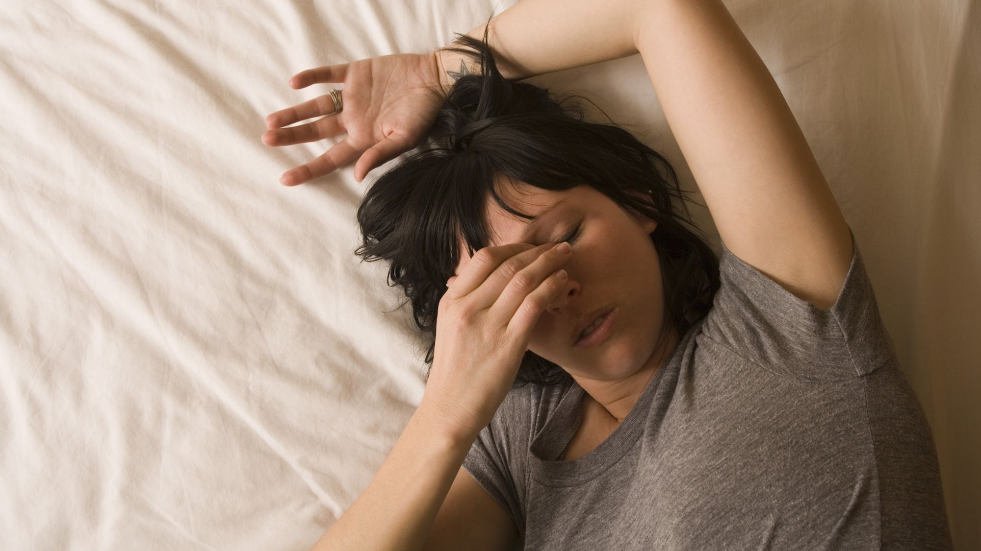 Dau hieu canh bao nhiem HIV o nu gioi anh 1