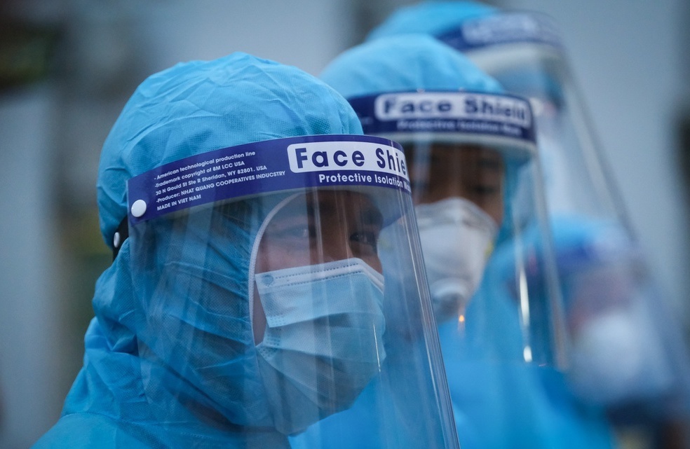 Them 3 nguoi nhap canh mac Covid-19 hinh anh