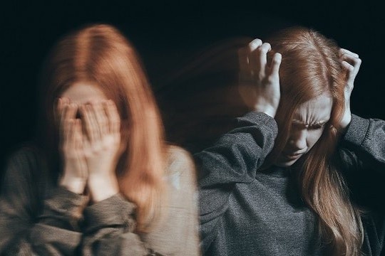 Benh la khien nguoi mac dot ngot hoang so khong ro nguyen nhan hinh anh