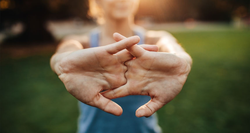 Be khop tay thuong xuyen gay hai anh 1