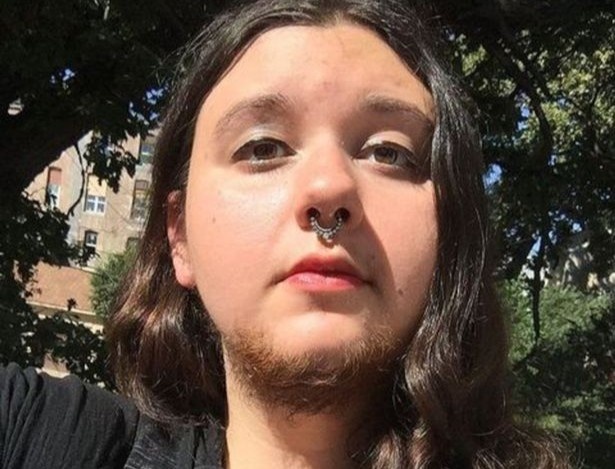 Thu pham khien nhieu phu nu moc rau ram rap hinh anh