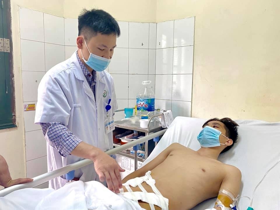 Nam thanh nien bi dut roi ong dan tinh sau tai nan xe may hinh anh