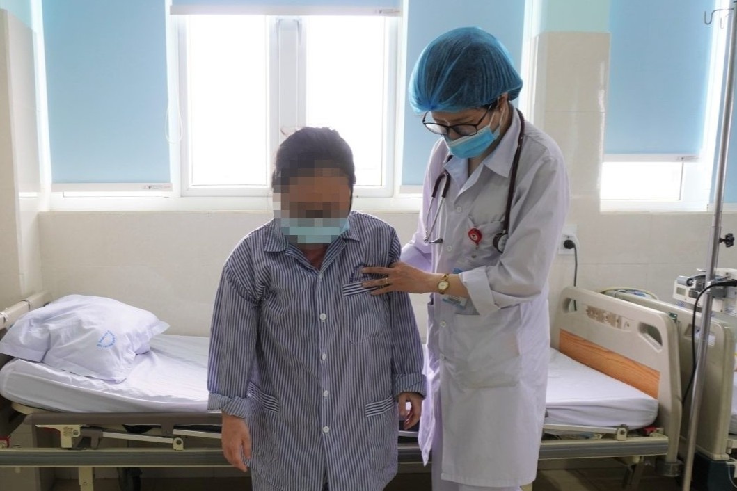 Co gai 17 tuoi bi tai bien mach mau nao giua dem hinh anh