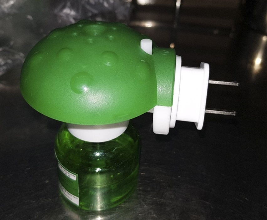 Hai nguoi phai nhap vien sau khi dung tinh dau duoi muoi hinh anh