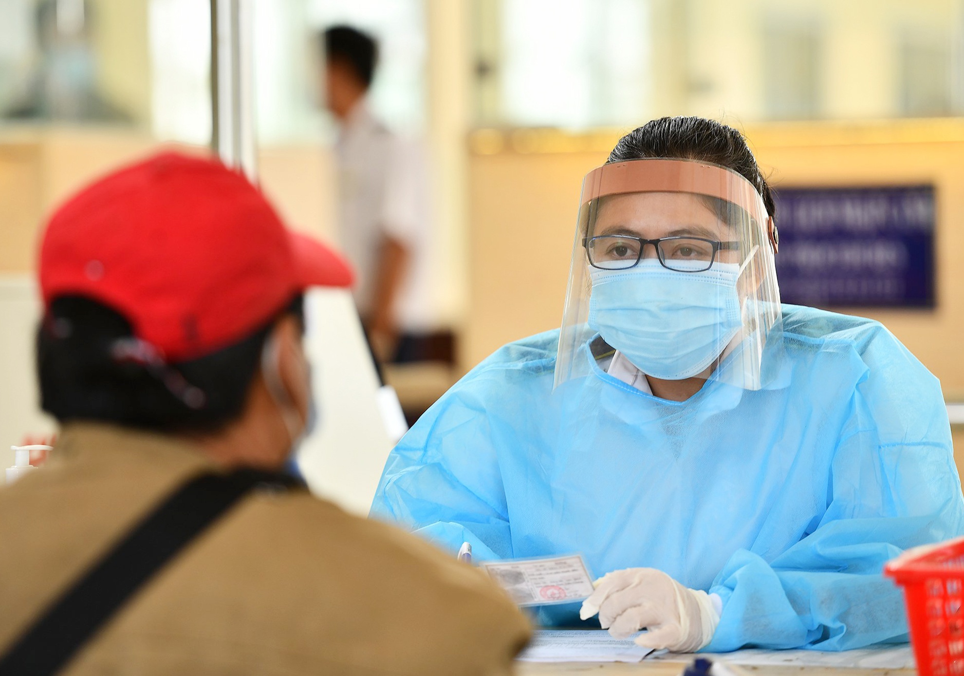 Mot nguoi o Ha Nam duong tinh voi nCoV sau khi tro ve tu khu cach ly hinh anh