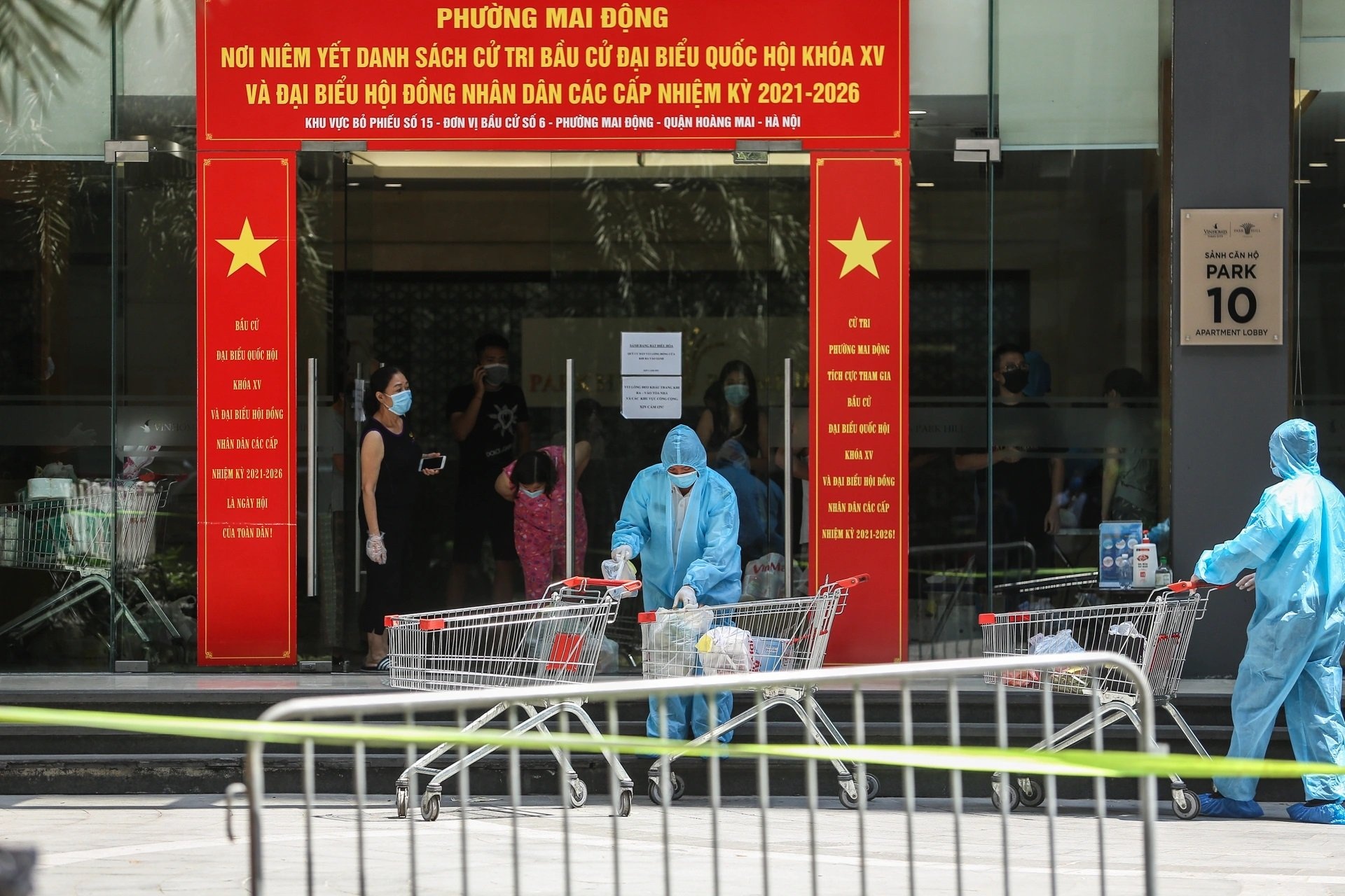 Nguoi tu toa Park 10, Times City phai cach ly tai nha khi den TP.HCM hinh anh