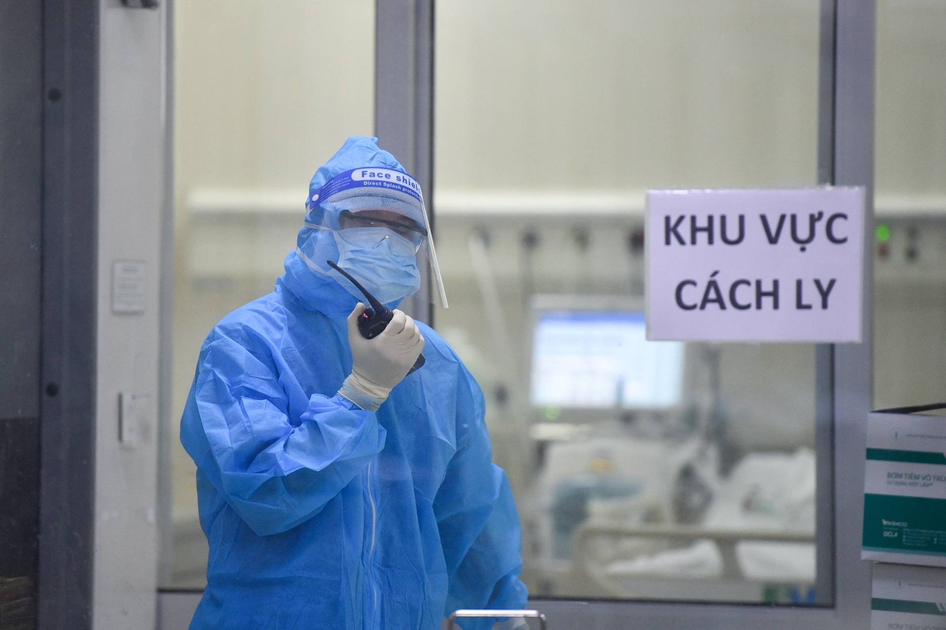 Bo Y te huy dong toan bo benh vien tu tham gia chong dich hinh anh