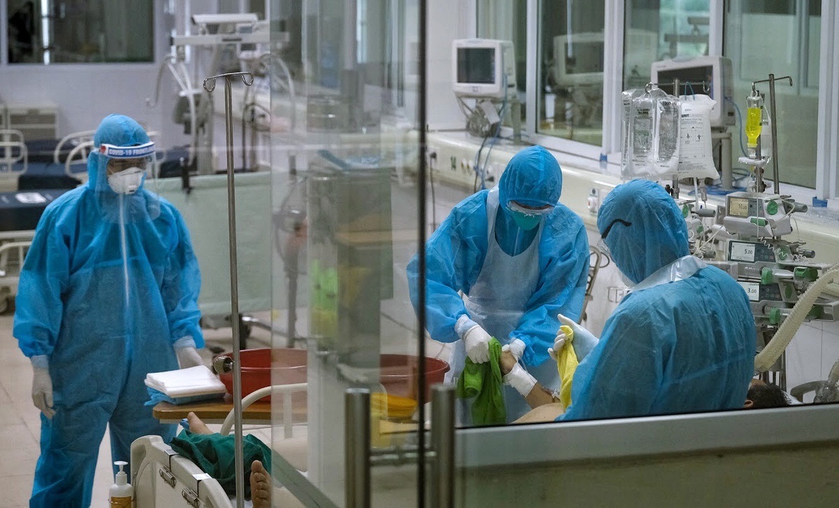 Nhieu ca Covid-19 tre dien bien nang du khong mac benh nen hinh anh