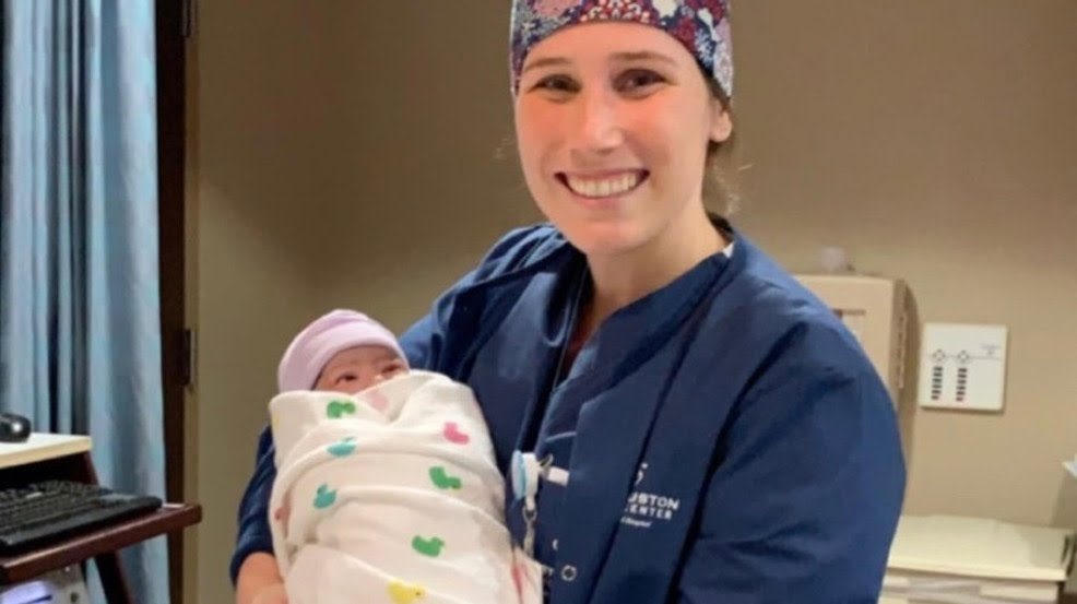 Nguoi tre tu vong vi Covid-19 anh 2