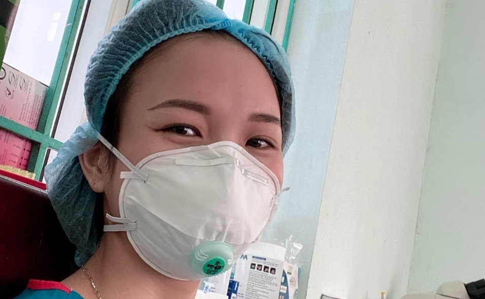 Nu dieu duong ke chuyen con gai khoc khi thay me tren tivi hinh anh