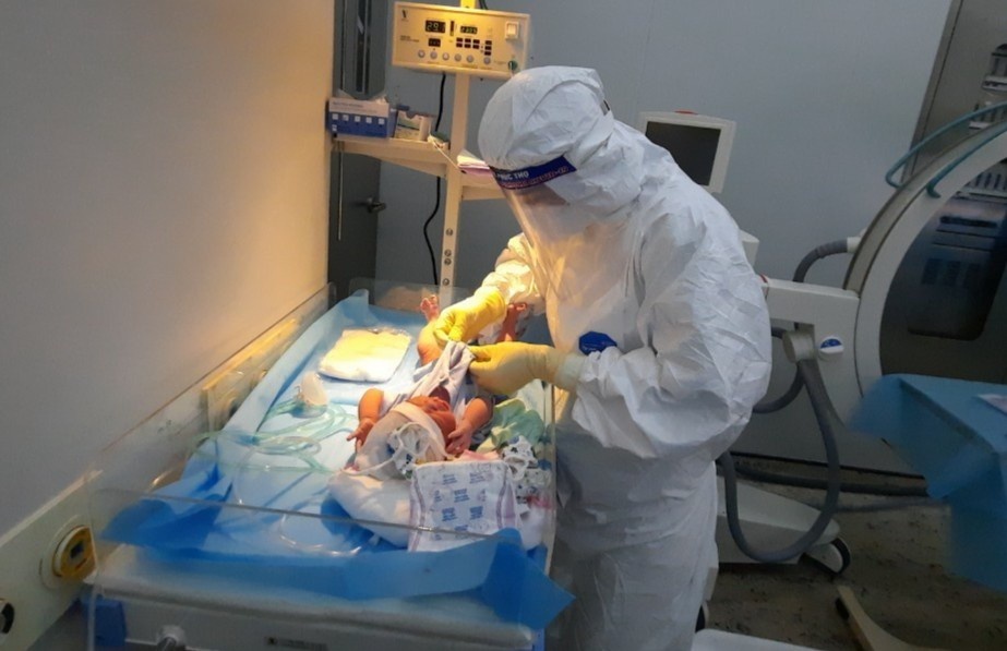 San phu mac Covid-19 anh 1