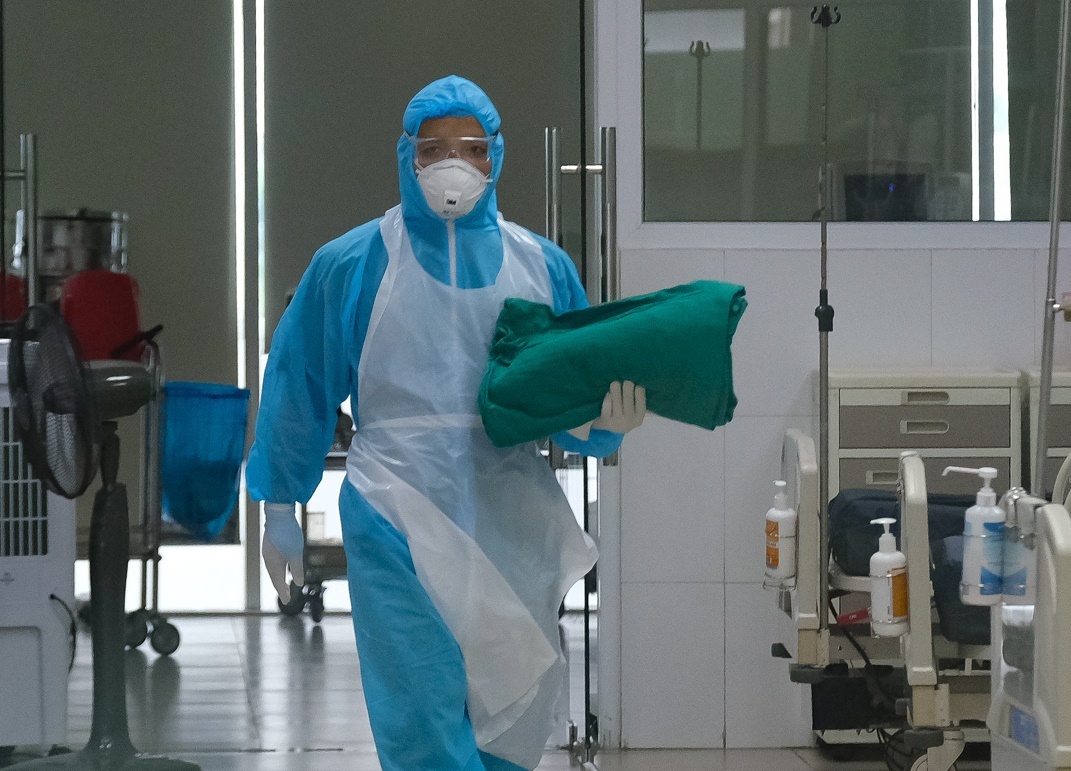 80% benh nhan Covid-19 o Viet Nam co tinh trang nhe, khong trieu chung hinh anh