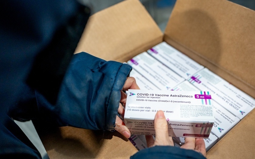 800.000 lieu vaccine Covid-19 o TP.HCM se duoc tiem cho ai? hinh anh