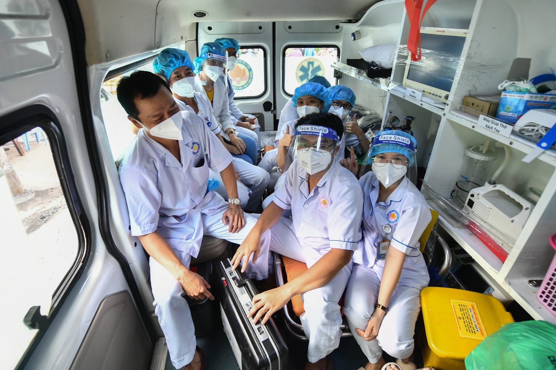 Tiêm vaccine Covid-19 tại TP.HCM ảnh 8 Tiem vaccine Covid-19 tai TP.HCM anh 8