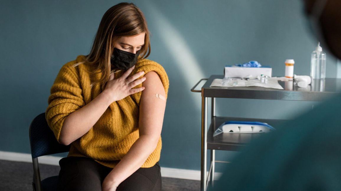 vaccine Covid-19 mot lieu Bo Y te vua phe duyet anh 2