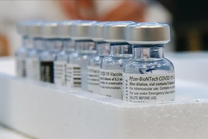 Ai nen tiem vaccine Covid-19 cua Pfizer? hinh anh
