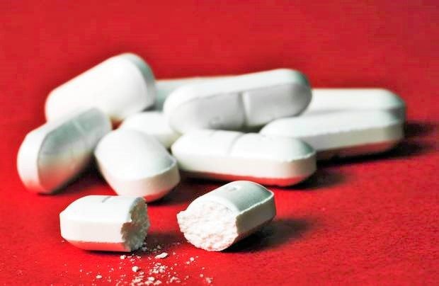 Be trai bi soc phan ve sau khi uong paracetamol hinh anh