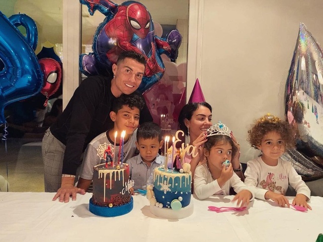 Các con của Ronaldo ảnh 8 Cac con cua Ronaldo anh 8