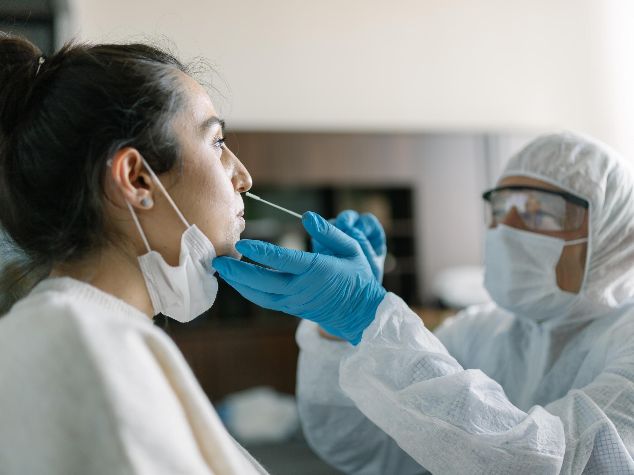 tranh lay nhiem bien chung Omicron anh 3