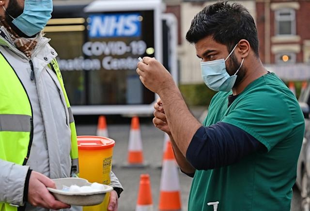 Phat hien moi ve nhung nguoi nhiem bien chung Omicron hinh anh