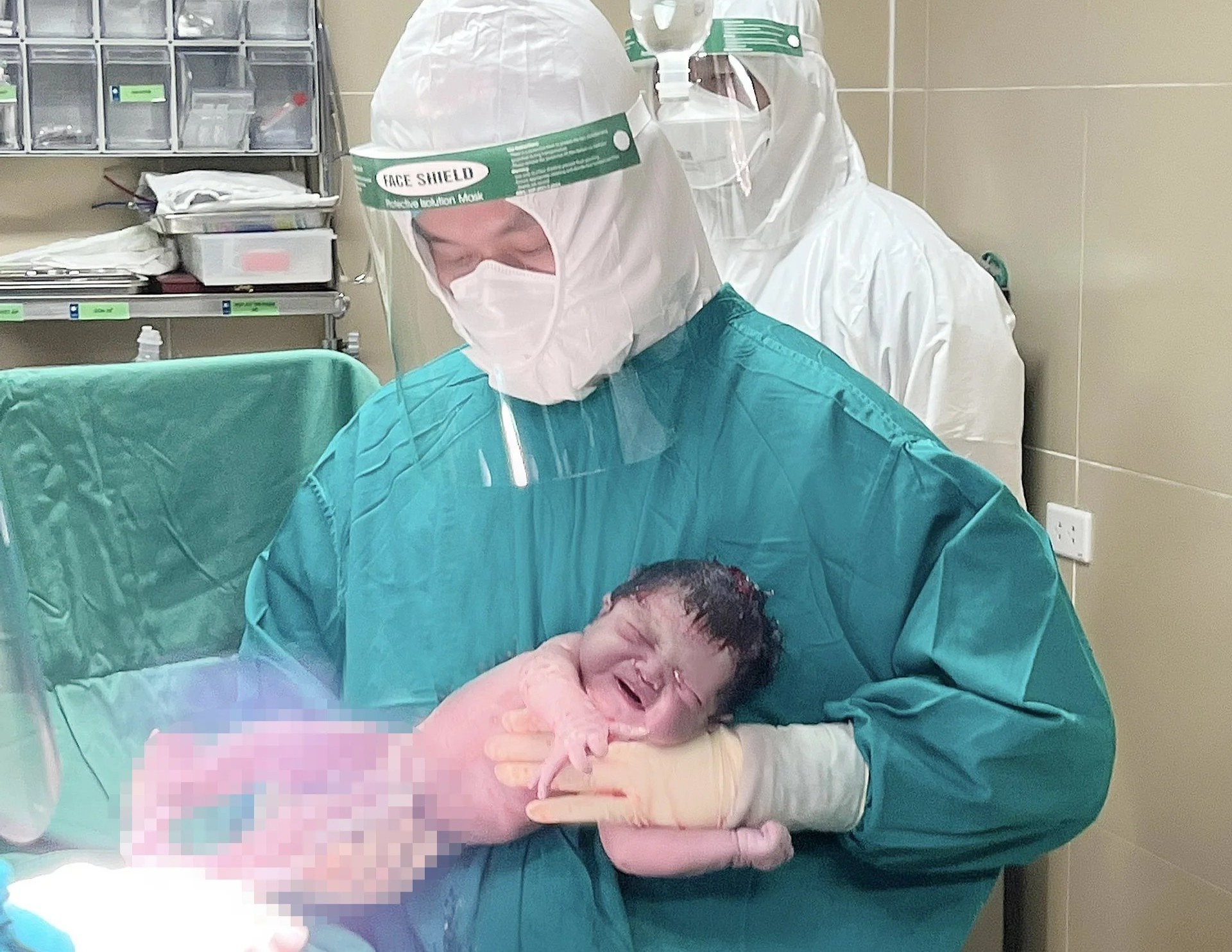 chào đời trong ngày đầu tiên ảnh 2 chao doi trong ngay dau tien anh 2