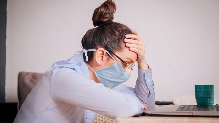 Nguyen nhan nhieu nguoi gap ton thuong dai sau khi khoi Covid-19 hinh anh