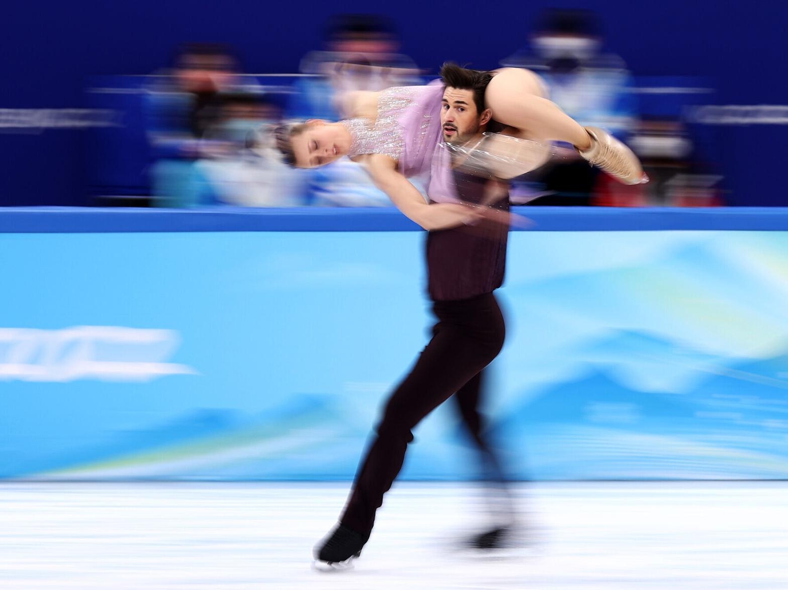 Vi sao VDV truot bang xoay nhieu vong lien tuc van khong bi chong mat? hinh anh