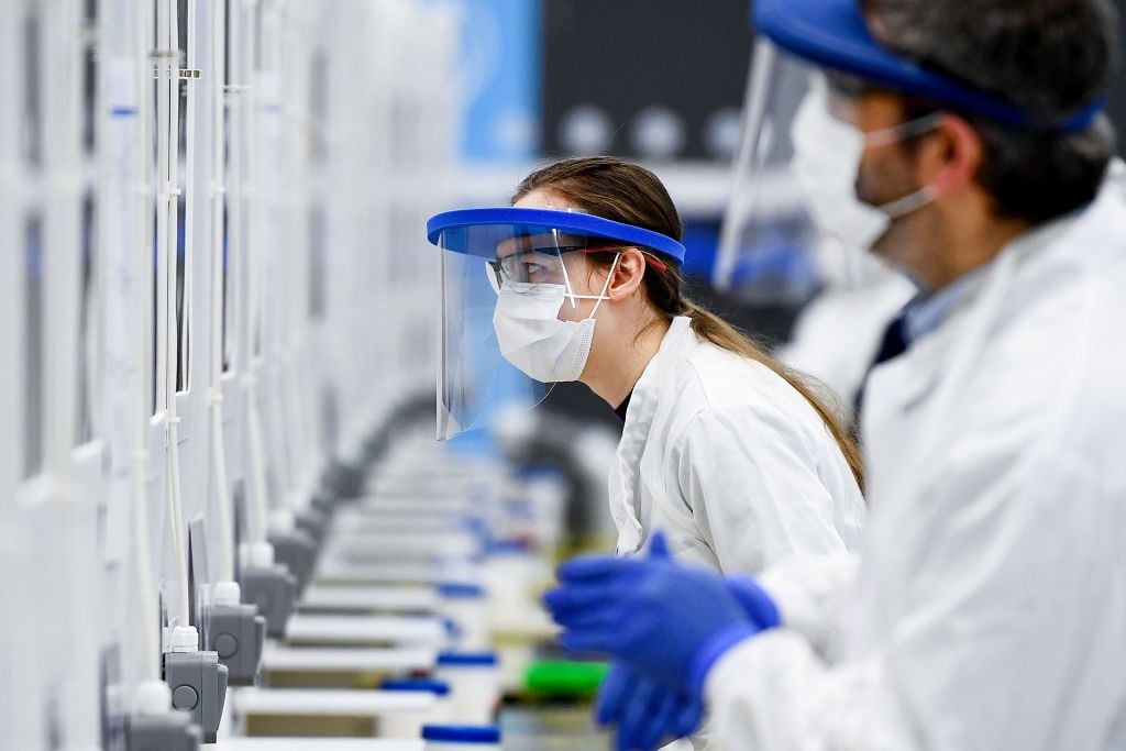 muc do nguy hiem cua bien chung Omicron 'tang hinh' anh 1