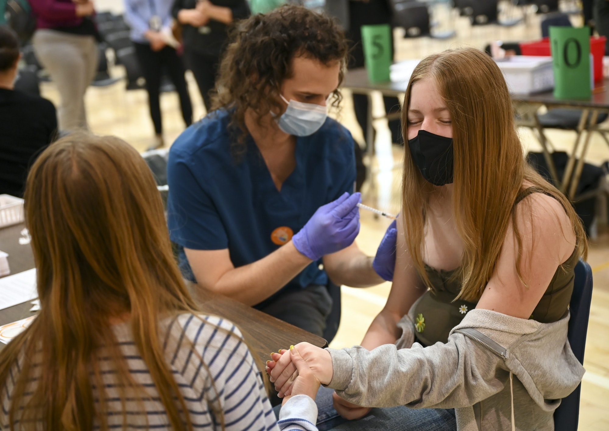 Lieu vaccine thu 4 it co tac dung voi nguoi tre, khoe hinh anh