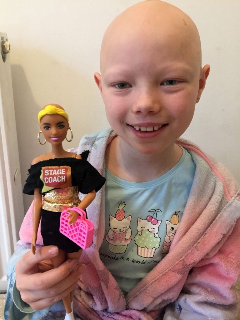 Bé gái không có tóc ảnh 5 Be gai khong co toc anh 5