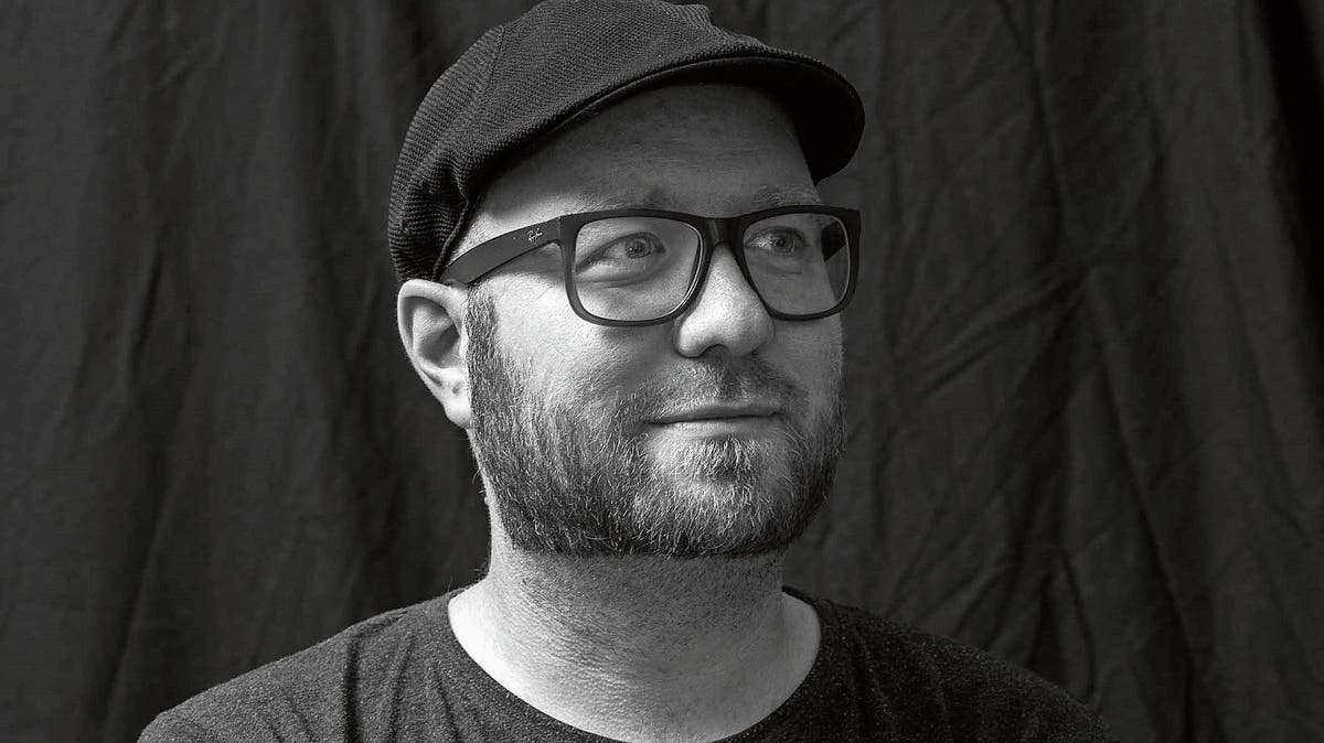 dan ong bi bao hanh gia dinh anh 2