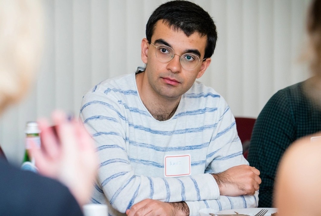 Ngu 16 gio mot ngay vi hoi chung Covid-19 keo dai hinh anh