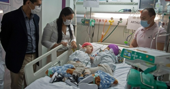 sinh doi dinh dau anh 2