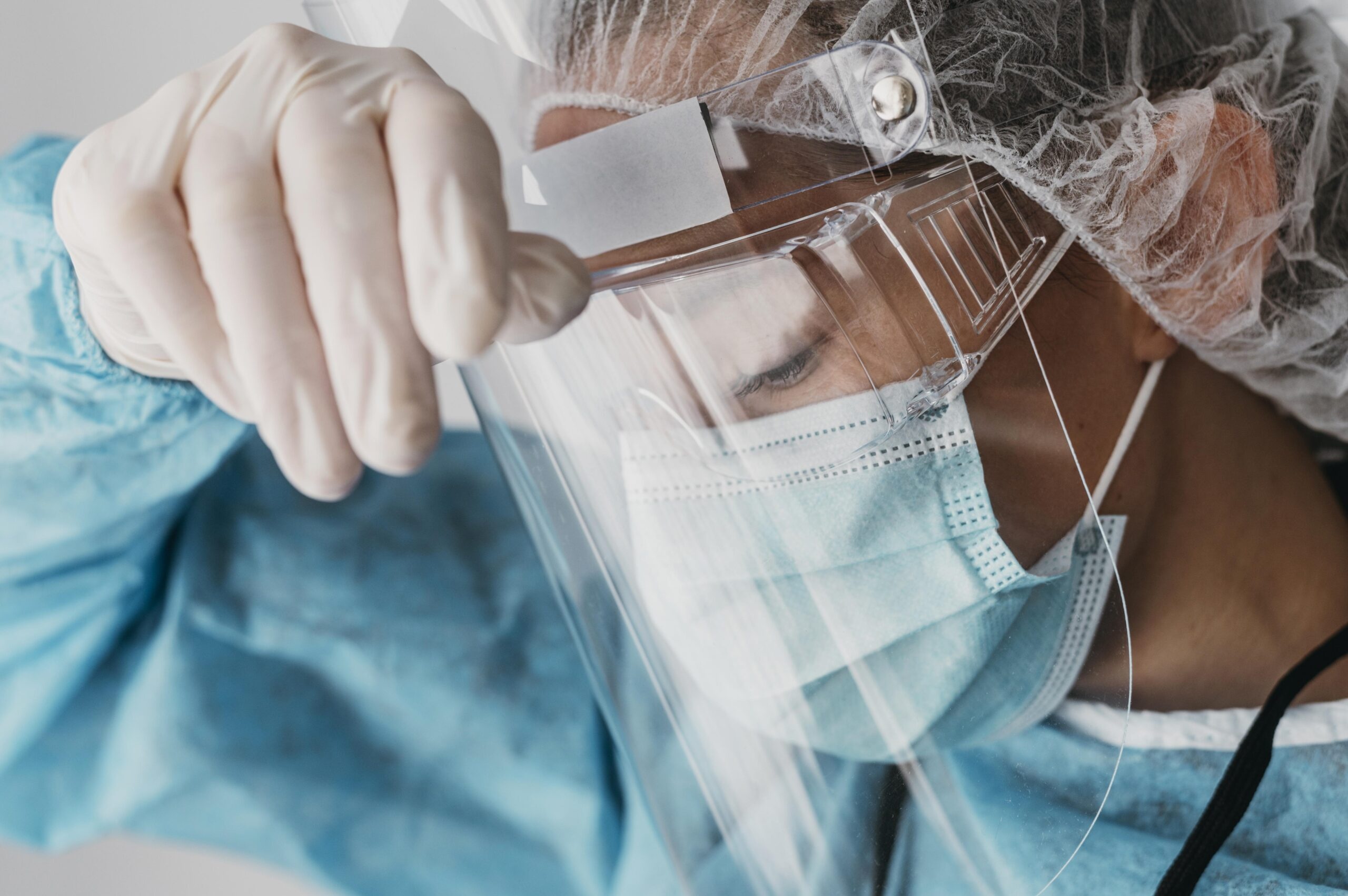 virus bi an giong SARS-CoV-2 anh 1